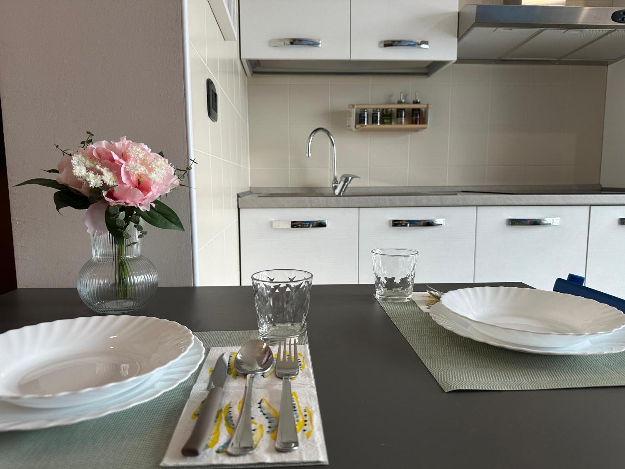 Апартаменты Il Gabbiano Savona "Luxury House" - Wifi, Parking, Shopping Center Экстерьер фото